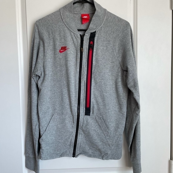 Nike Sweater - Picture 1 of 3